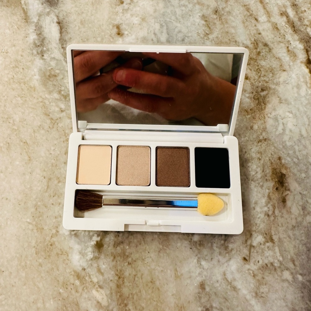 Clinique All About Shadow Quad French vanilla
